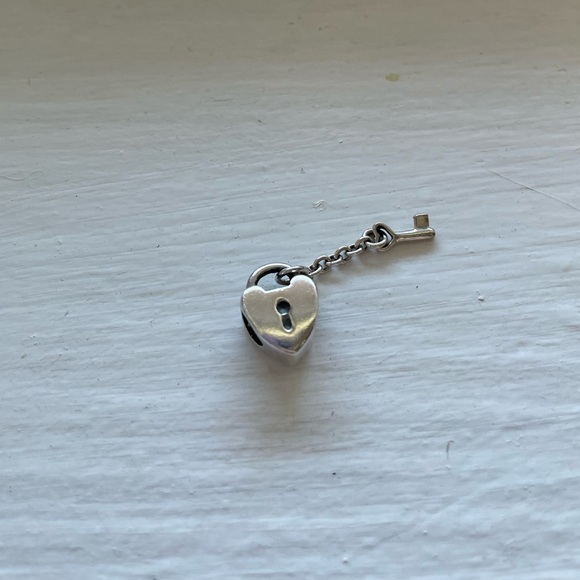 Pandora charm- heart locket and key - Picture 1 of 4